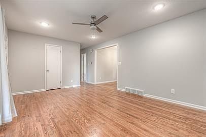 4th image of 8312 E 105th St