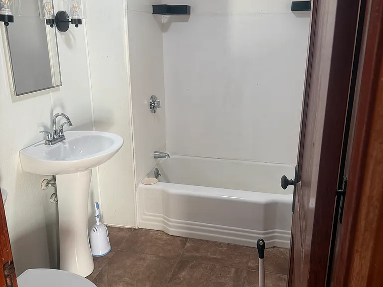 420 Wood Ave #1 — Photo 5