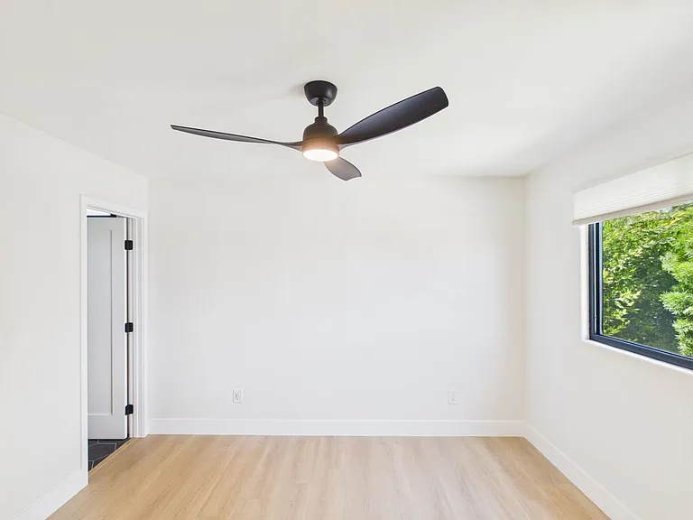 GS - 3129 Emerson — Photo 28