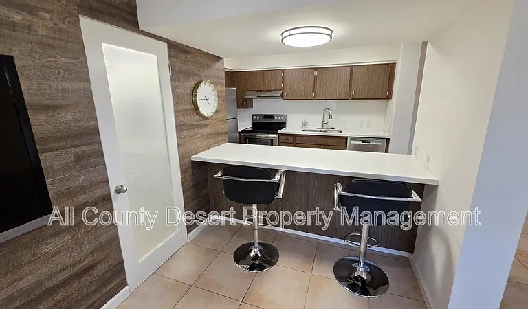 2504 N Whitewater Club Dr #C — Photo 3