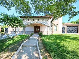 13 Bedford Dr, Laredo, TX 78045