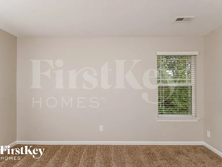 2675 Lamplight Cir — Photo 10