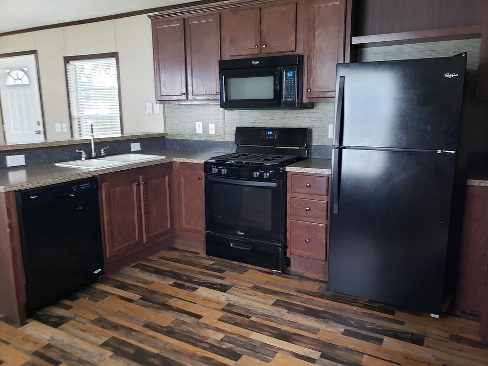 2nd image of 19 Erica Cir