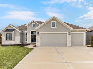 4464 Tee Box Dr, Basehor, KS 66007