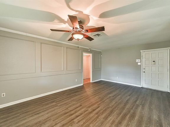 4th image of 9422 Deanwood St