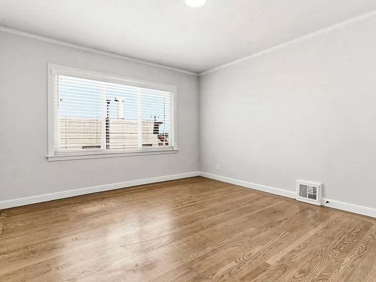 290 Holyoke St — Photo 15