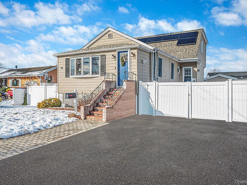 1st image of 1560 A Street