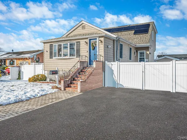 1560 A Street, West Babylon, NY 11704