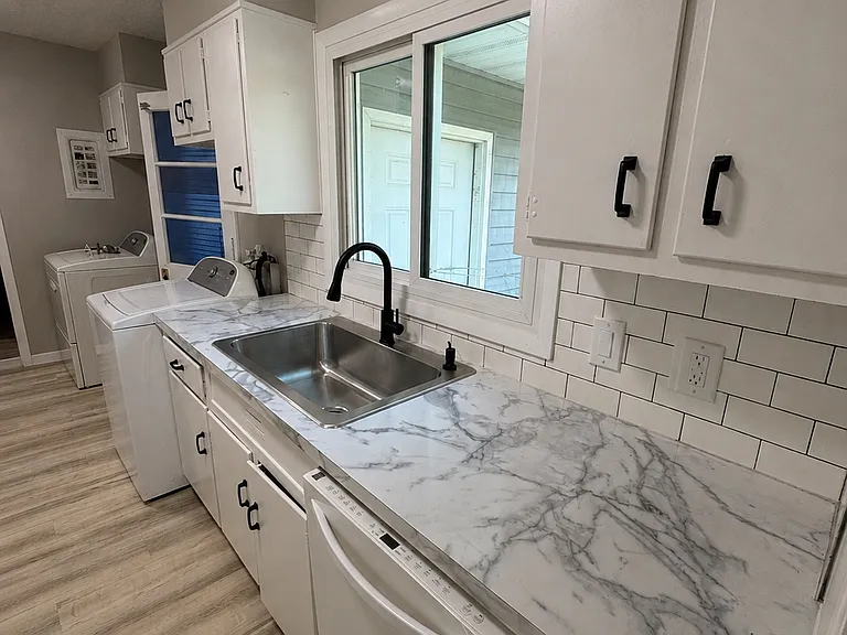 5300 W Hughes St — Photo 4