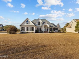 301 Island Dr, Beaufort, NC 28516