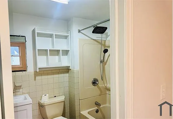 470 Wood Ave #2R — Photo 7