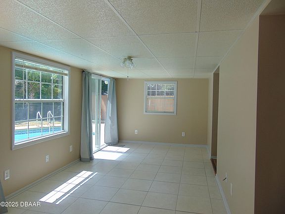 4th image of 1500 Manor Dr