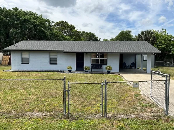 16034 Wallace St, Umatilla, FL 32784