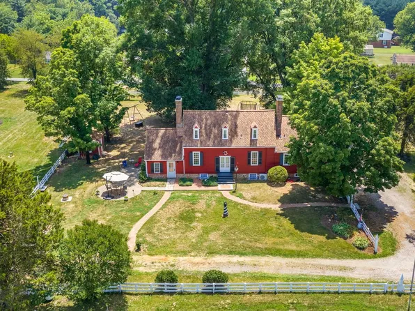 305 Chapel Green Rd, Fredericksburg, VA 22405