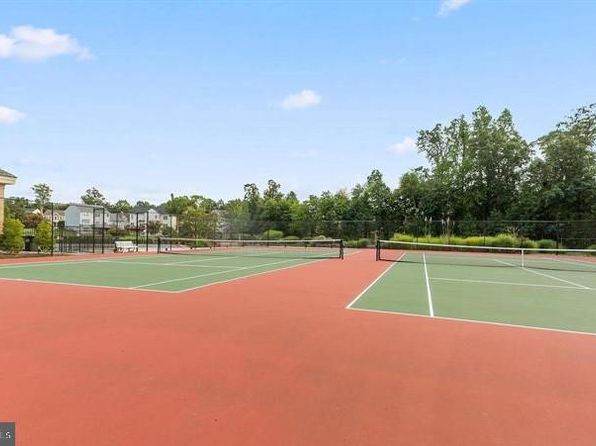12925 Wheatland Rd, Fairfax, VA 22033