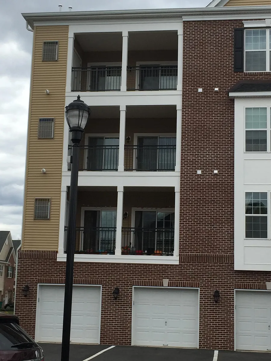 Building Photo - 642 Doral Ct