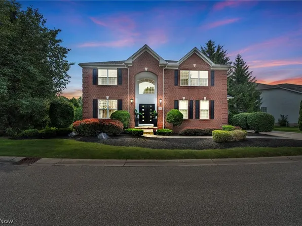 286 Preserve Ln, Macedonia, OH 44056