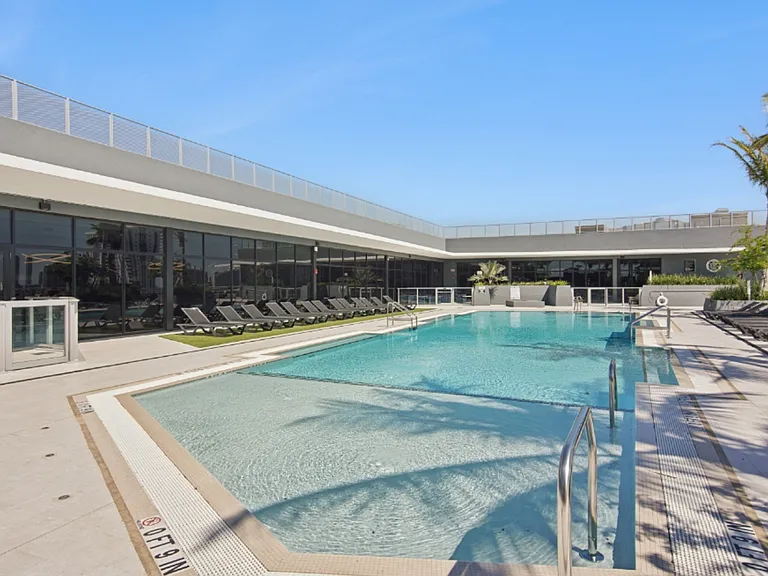 Aura North Miami Beach — Photo 17