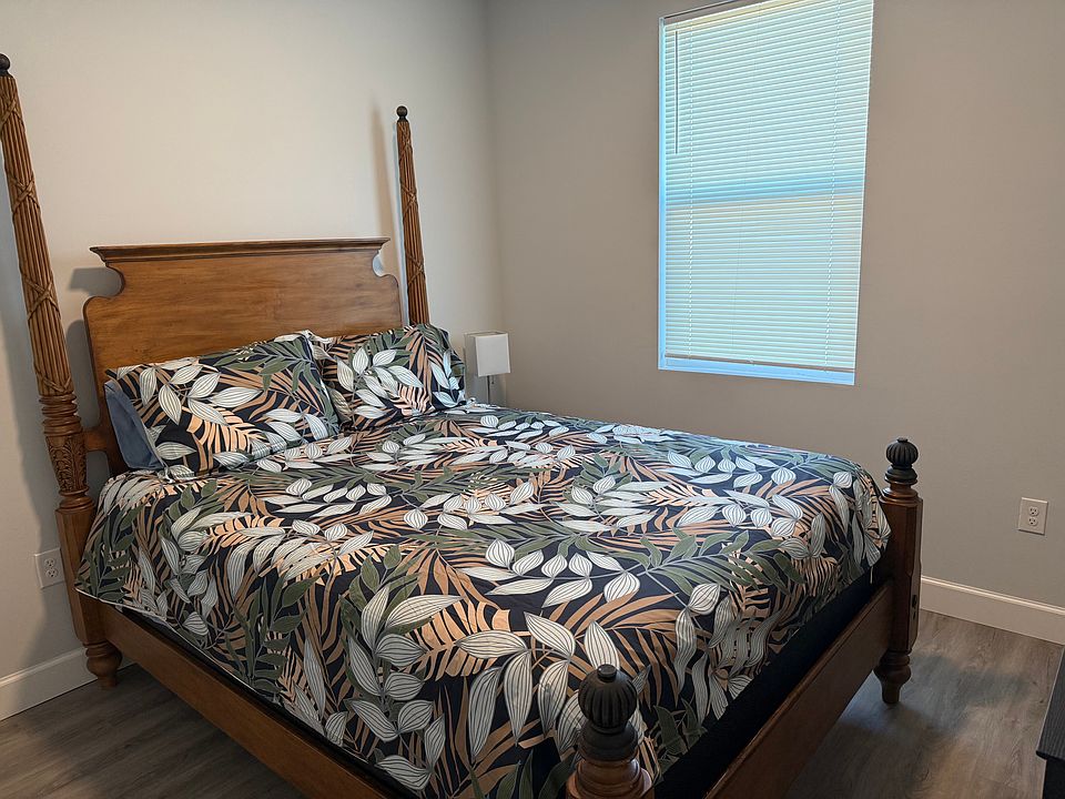 2nd Bedroom Queen Bed