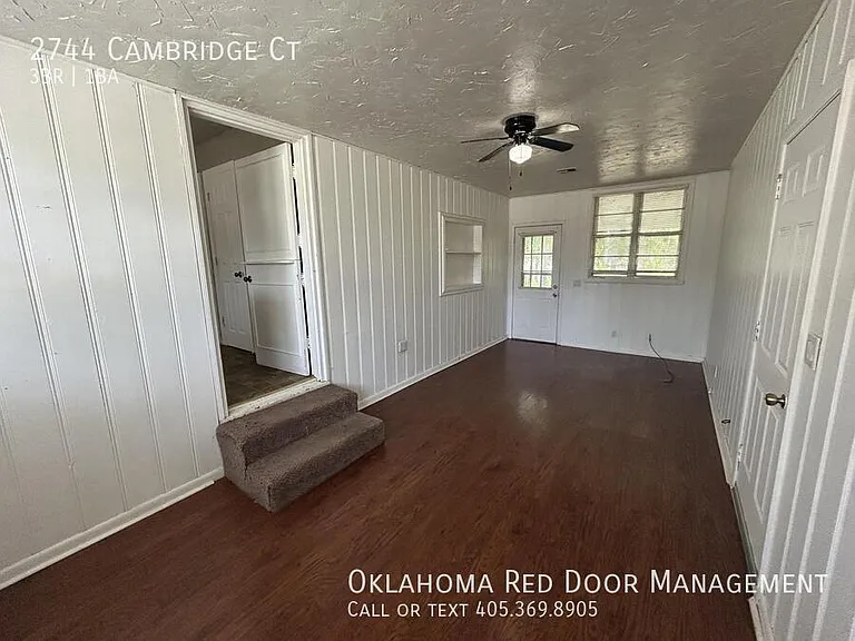 2744 Cambridge Ct — Photo 11