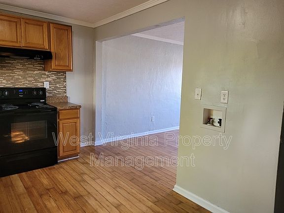 5th image of 200 Lewis St #1