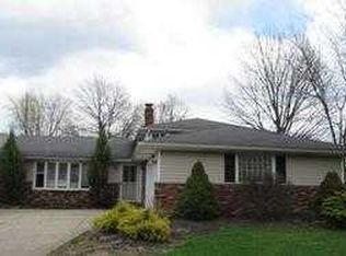 07881 E Linden Ln, Parma, OH 44130