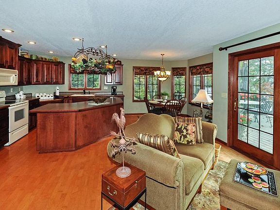 5th image of 2981 Vonderheide Dr SW