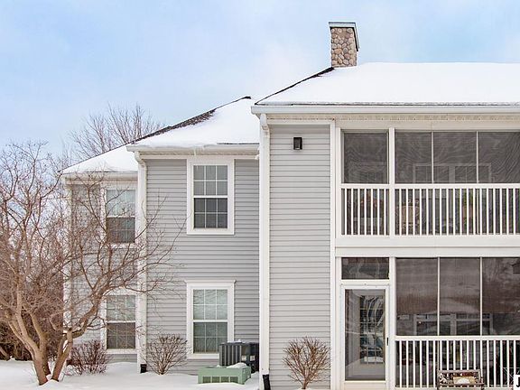 2nd image of 787 W Barrington Cir