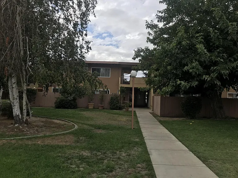 Villa Del Sol Apartments — Photo 7