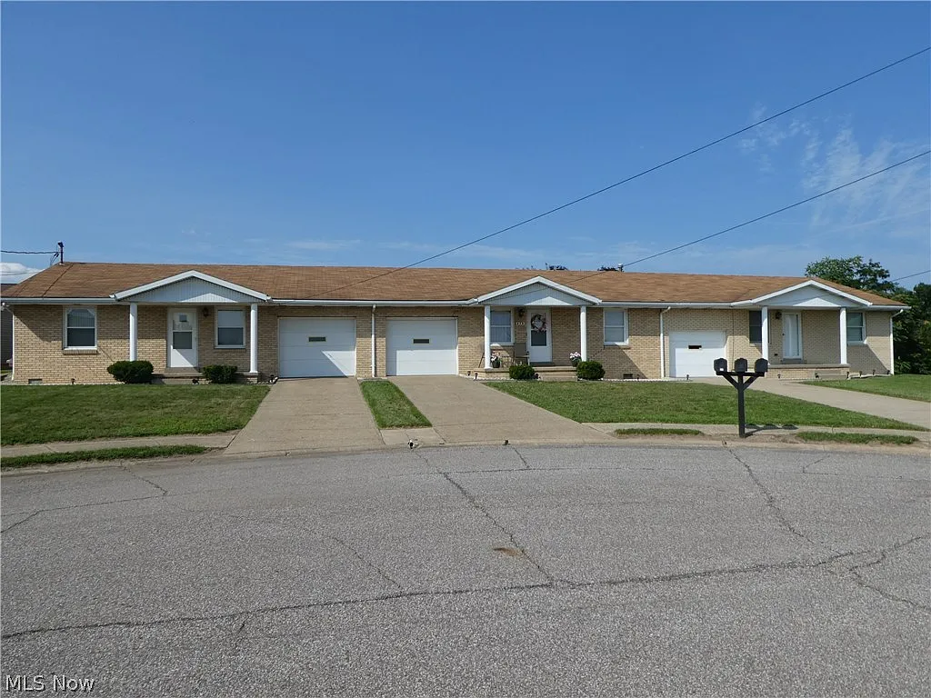 273-275-277 Elizabeth Dr photo 1