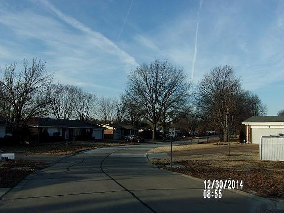 4th image of 4080 Belcroft Dr