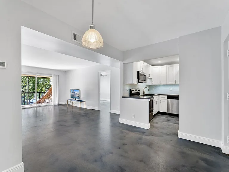 470 NW 20th St #3070 — Photo 10
