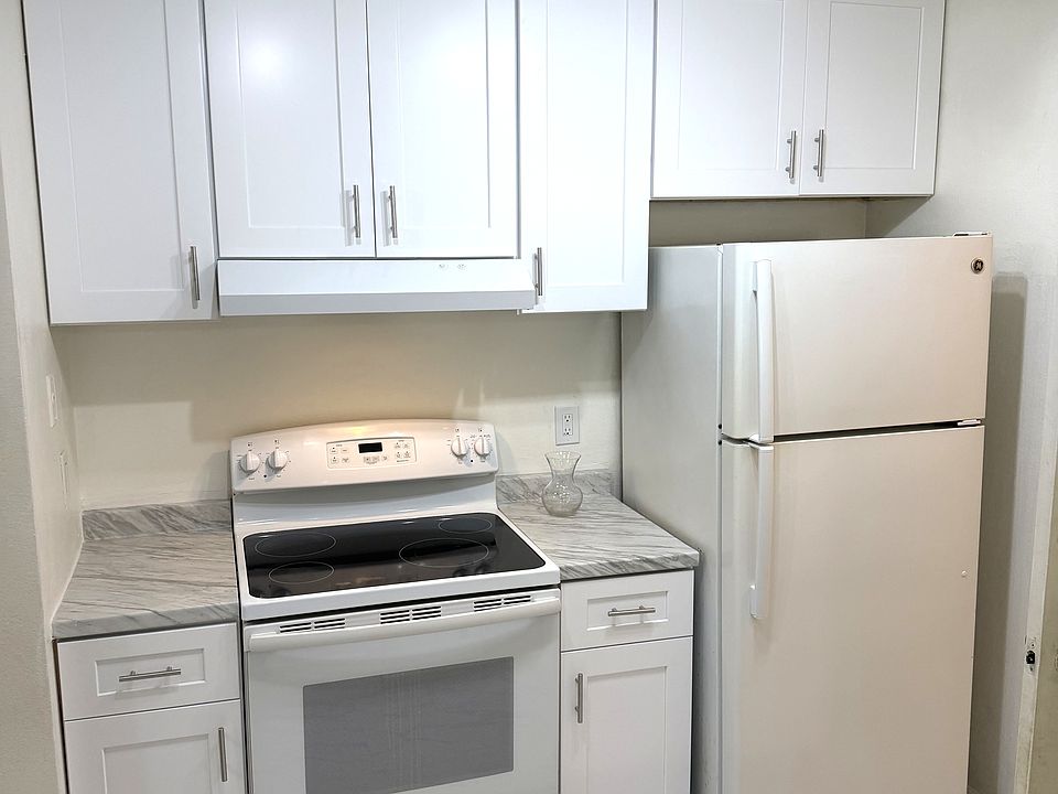1st image of 1400 Gandy Blvd N Building 4