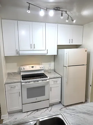 1400 Gandy Blvd N Photo 1