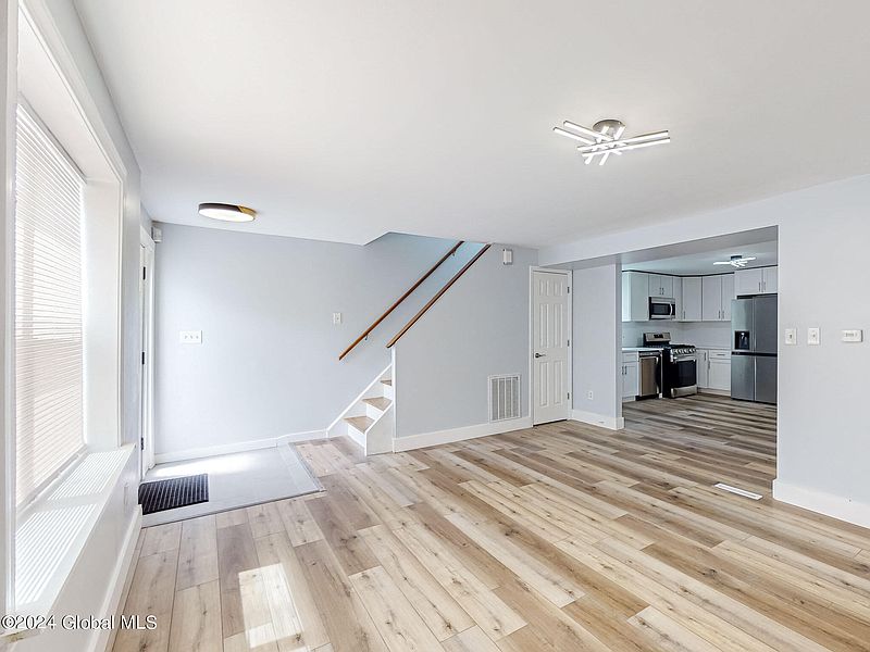 3rd image of 19 Garden Street
