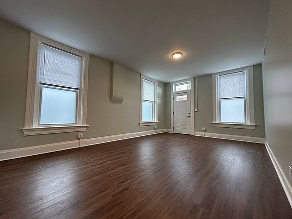 4th image of 1863 Chase Ave #103