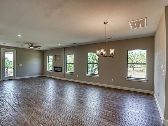 5th image of 3221 Douglas Drive