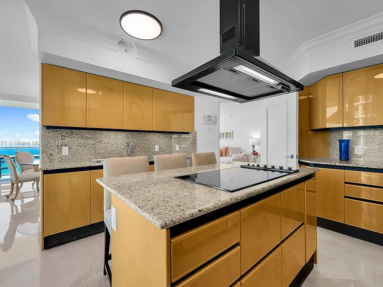 1455 Ocean Dr #909 — Photo 12