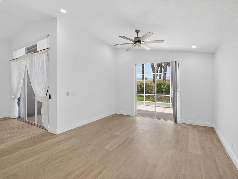 11728 Dove Hollow Ave — Photo 37
