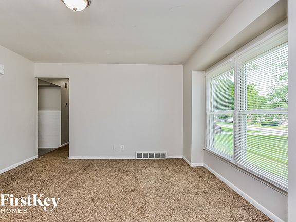 5th image of 1006 Aspen Dr