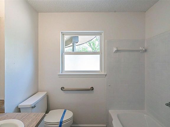 3rd image of 7407 Shoal Creek Blvd