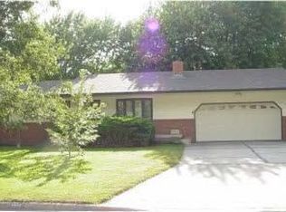 1515 Westborough Dr, Newton, KS 67114