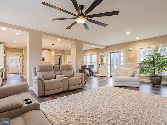 5th image of 4723 Smith Creek Rd