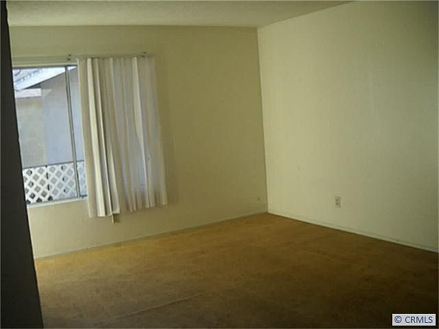 Building Photo 4