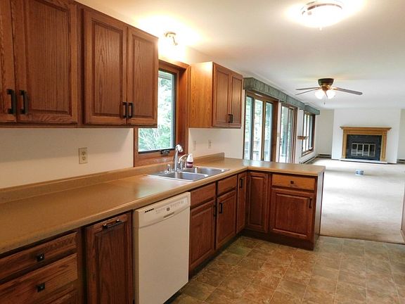 4th image of 120 Stanley Lake Dr
