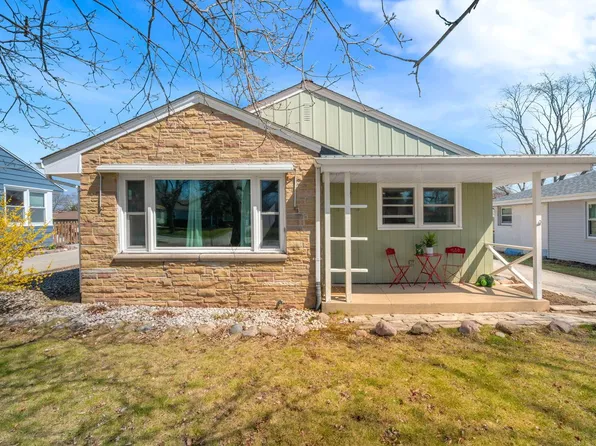 4570 North 101st STREET, Wauwatosa, WI 53225