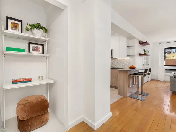 181 East 73rd Street image 5 of 10