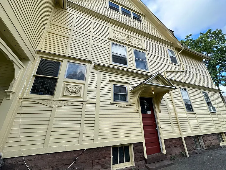 333 Oxford St — Photo 10