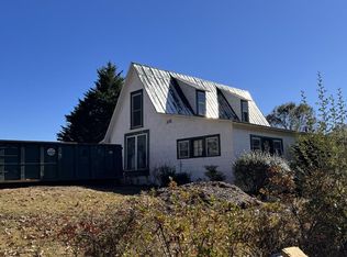 74 Anderson St, Franklin, NC 28734