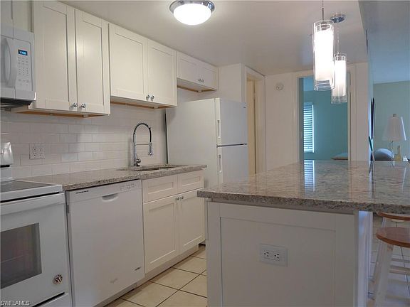 2nd image of 240 Palm Dr APT 1